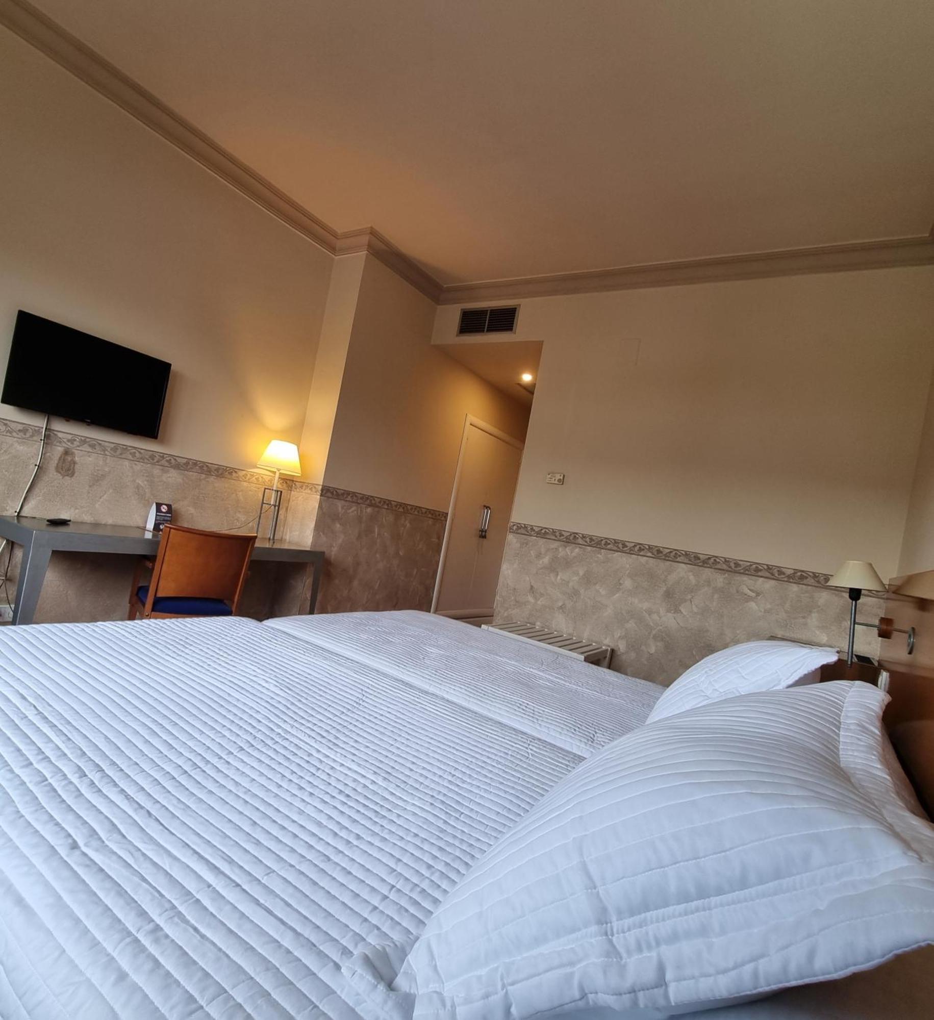 Hotel Azar Plasencia Zewnętrze zdjęcie
