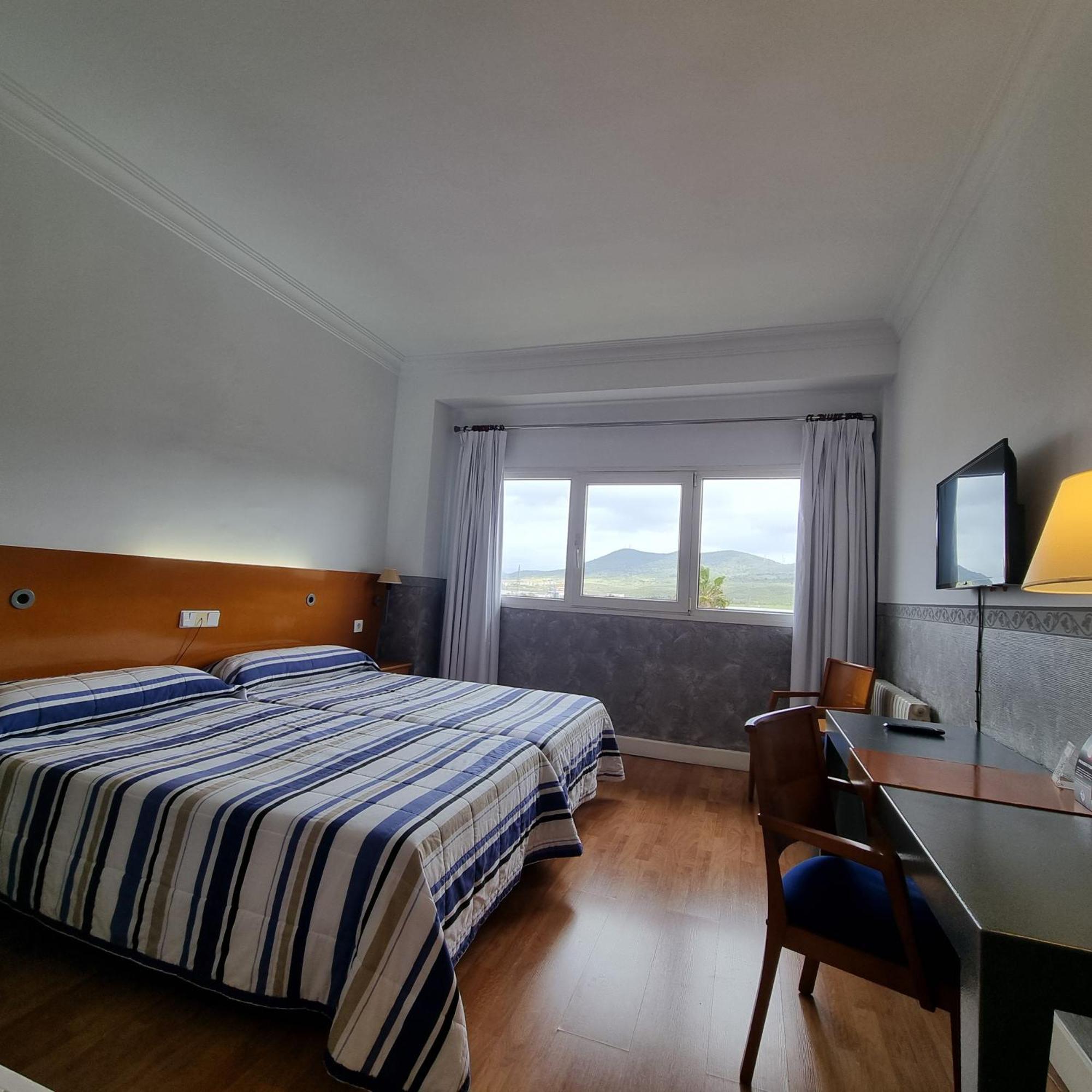 Hotel Azar Plasencia Zewnętrze zdjęcie