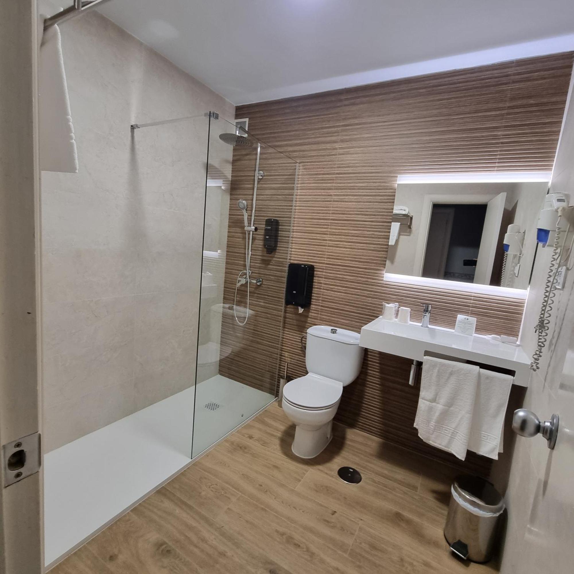 Hotel Azar Plasencia Zewnętrze zdjęcie