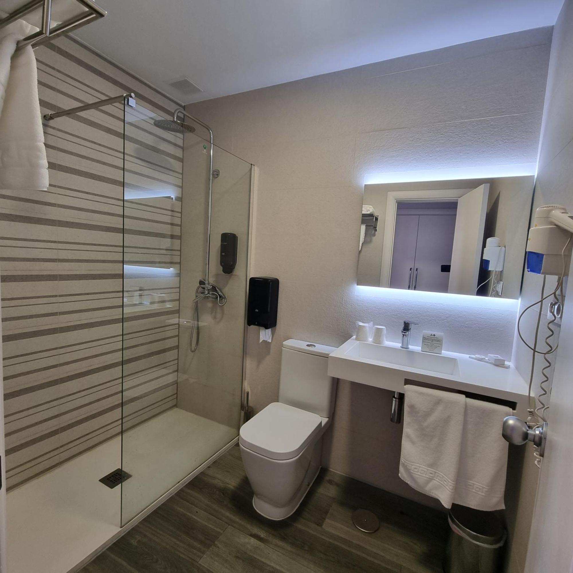 Hotel Azar Plasencia Zewnętrze zdjęcie