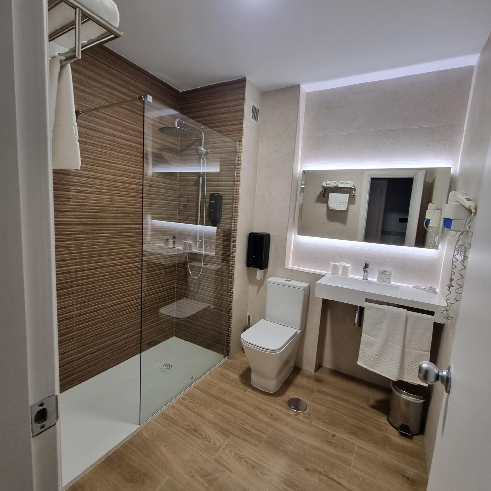 Hotel Azar Plasencia Zewnętrze zdjęcie