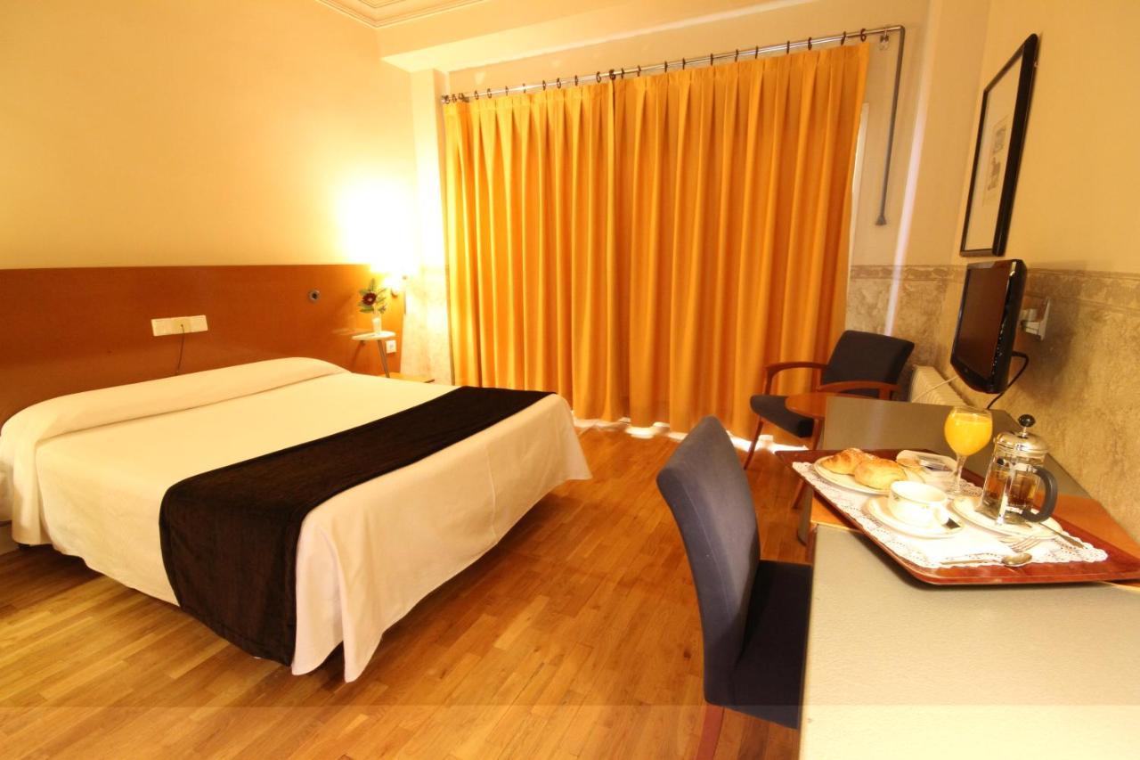 Hotel Azar Plasencia Zewnętrze zdjęcie